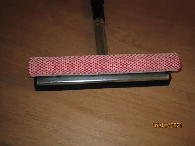 Squeegee 8-16 Feet64186404950531122