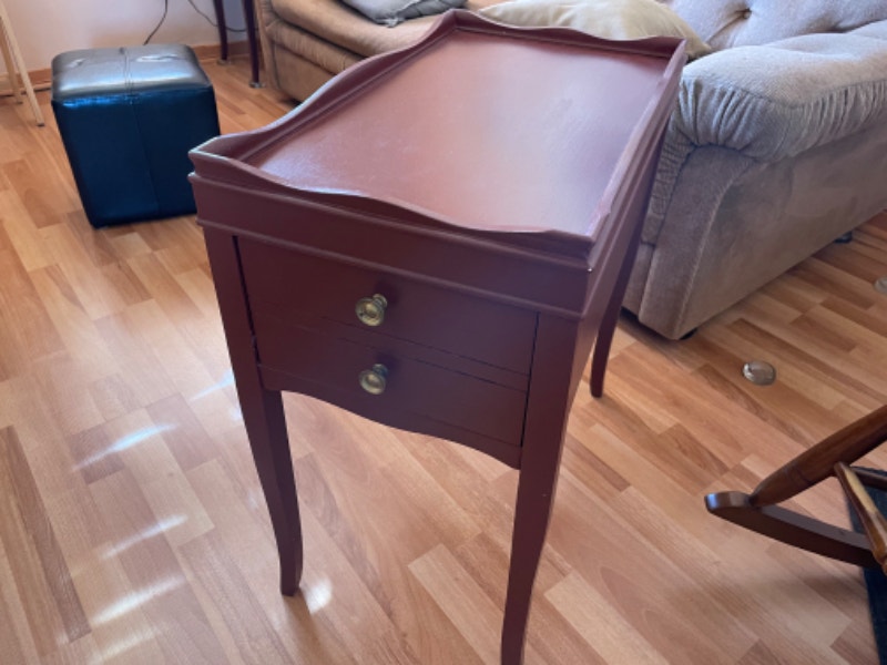 Tables de salon de style classique avec tiroirs Autres tables Trois