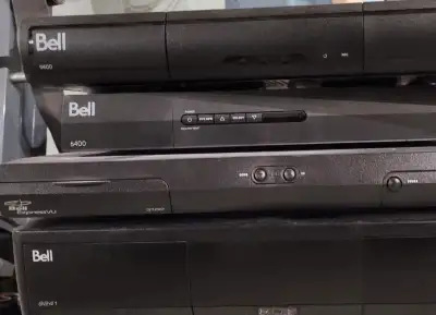 Décodeur Bell PVR et HD. en parfaite condition ! #9241 avec disque dur pour enregistrer vos émission...