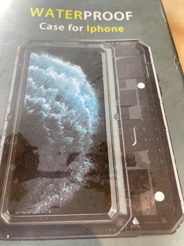 Waterproof case for iPhone in Cell Phone Accessories in Windsor Region - Image 2