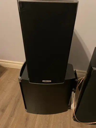 Polk Audio speaker set 2 shelf, 1 center, 2 satellites, View more