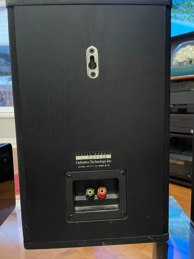 Definitive Technology set of 5 speakers in Speakers in Markham / York Region - Image 11