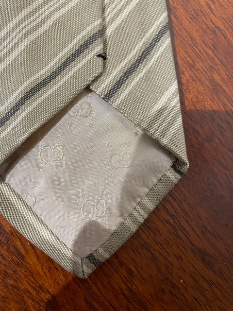 Gucci cravate authentique/ tie dans Hommes  à Ouest de l’Île - Image 4