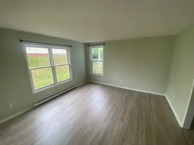 Beautiful two Bedroom appartment available on Brunswick Street in Truro, Rent includes fridge stove...