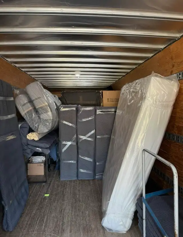 DÉMÉNAGEMENT  in Beds & Mattresses in Longueuil / South Shore - Image 2