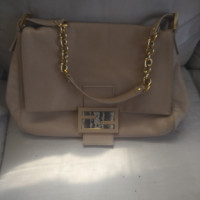 Authentic FENDI Leather Purse Gold Chain Hand Bag Sac Cuir Or
