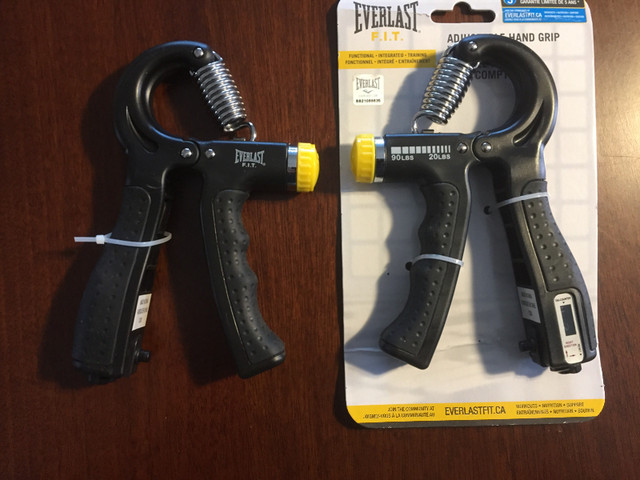 2 EVERLAST ADJUSTABLE HAND GRIP WITH COUNTER in Health & Special Needs in City of Toronto