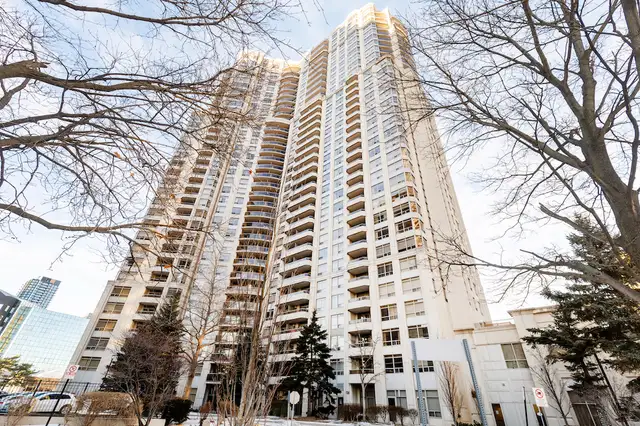 Mississauga Condo Available Immediately For Sale in Condos for Sale in Mississauga / Peel Region - Image 2