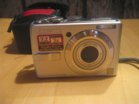 Caméra numérique Panasonic DMC-LS70 avec étui.