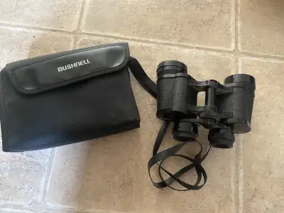 Vintage Bushnell Focal Binoculars 7x35 Wide Angle Field 375 ft at 1000 Yards coated optics come with...