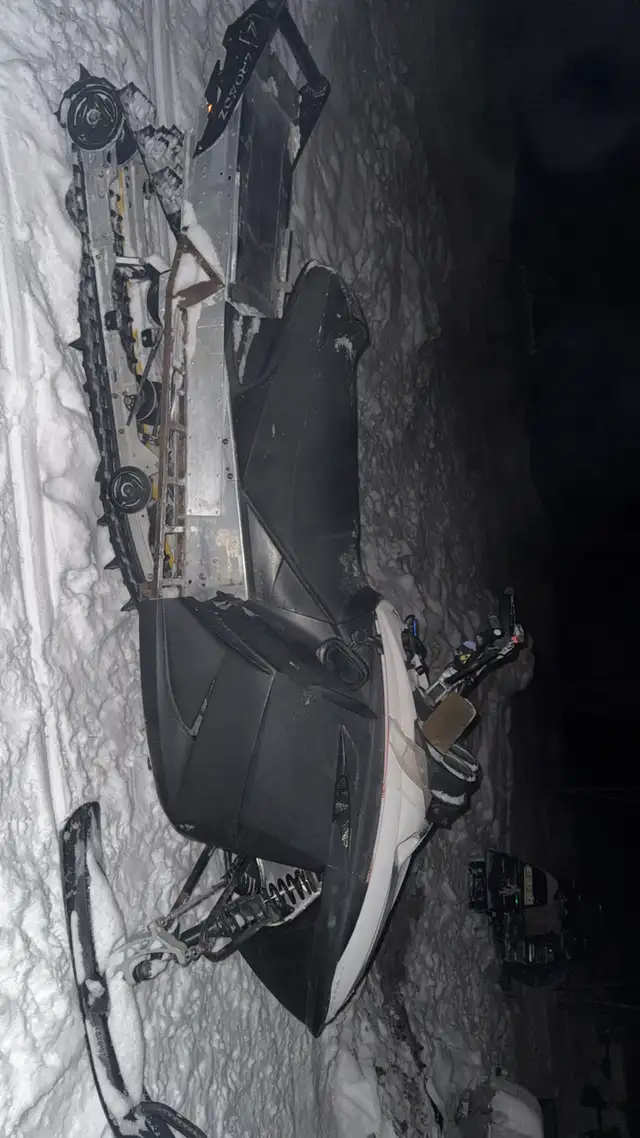 Ski-Doo 800 in Snowmobiles in Flin Flon - Image 3