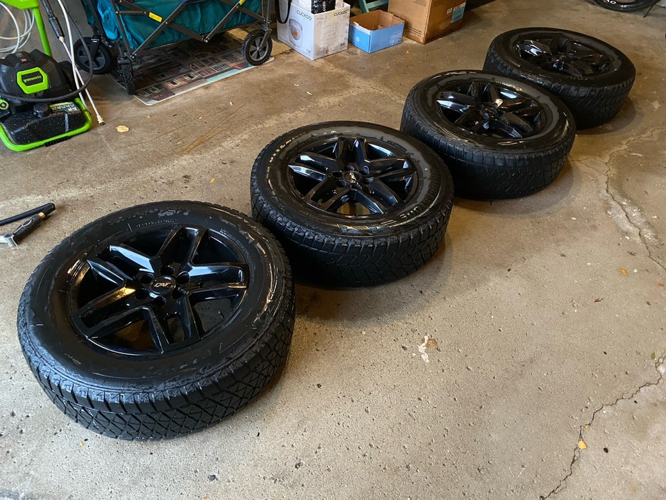 Bridgestone Blizzak DM-V2 Winter Tires With Alloy Rims | Tires & Rims ...