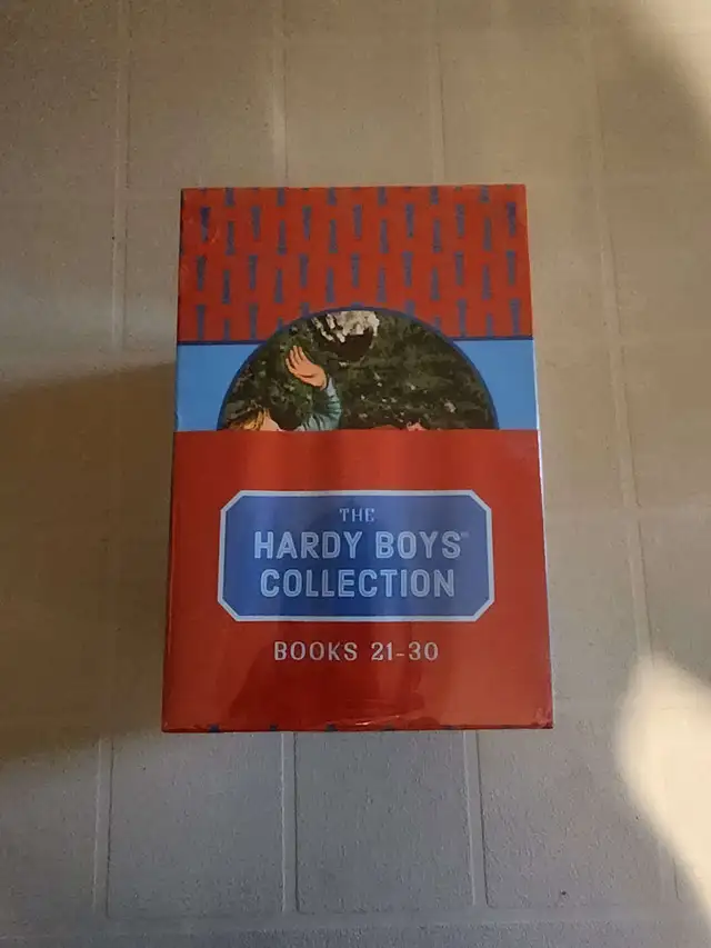 The Hardy Boys Collection: Books 21-30 Mystery Books Hardcover in Children & Young Adult in Kitchener / Waterloo - Image 5