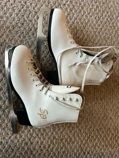 Sale and Pelletier women’s figure skates  vintage like new, View more