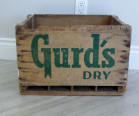 Caisse en bois pour bière de gingembre Gurd's de Mtl wooden case