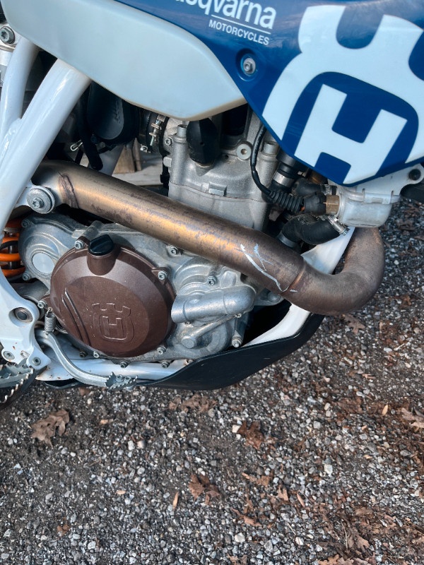 2016 Husqvarna FE501 - Rare plated in Dirt Bikes & Motocross in Chatham-Kent - Image 2