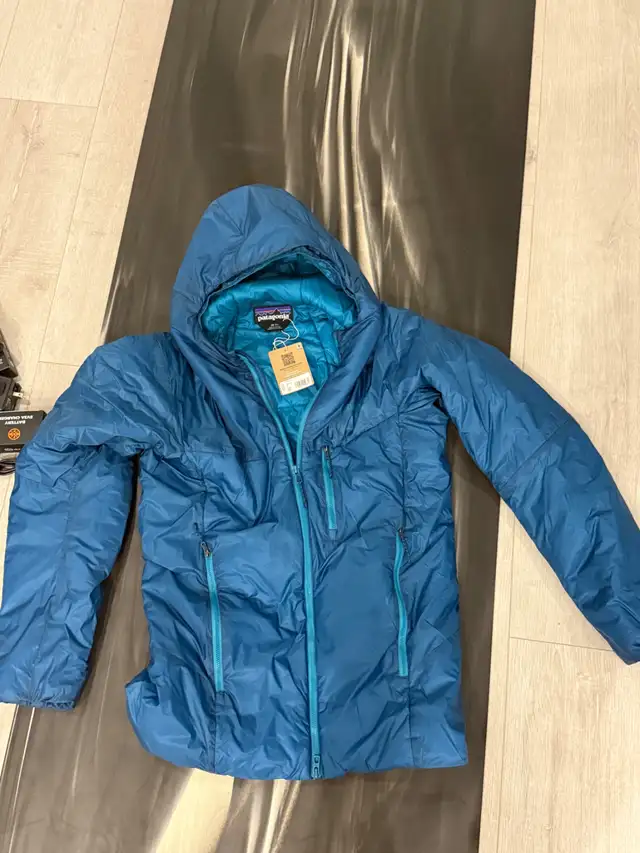 Patagonia Das Parka – Regular Fit, Color: Endless Blue in Men's in Calgary - Image 3