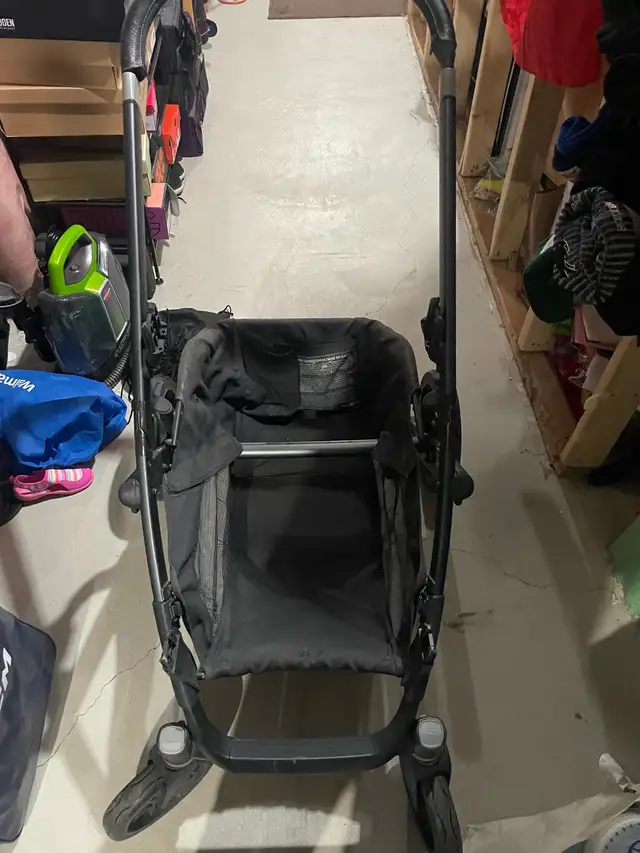 Uppa Baby Vista Stoller with x2 Todler Seats in Strollers, Carriers & Car Seats in Mississauga / Peel Region - Image 5