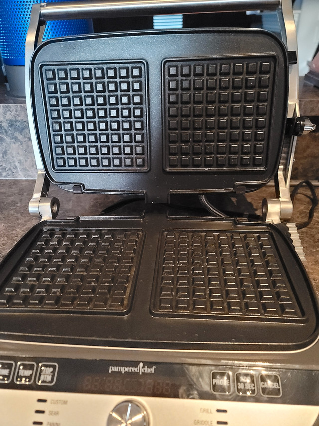 Pampered chef electric grill in Stoves, Ovens & Ranges in Fort McMurray - Image 2