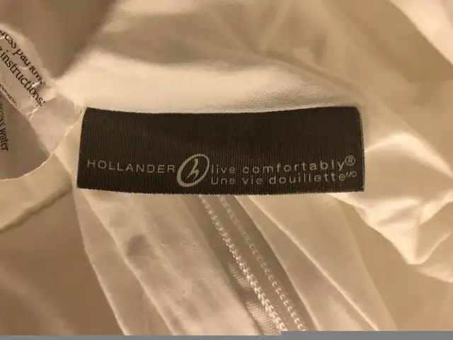 Twin fully enclosed quilted padded mattress cover $75 in Bedding in Oakville / Halton Region - Image 4