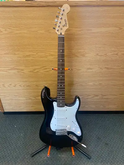 Guitare électrique - Squier Strat Affinity par Fender, View more
