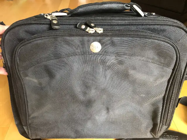 Sac portable DELL laptop bag in Laptop Accessories in City of Montréal - Image 2