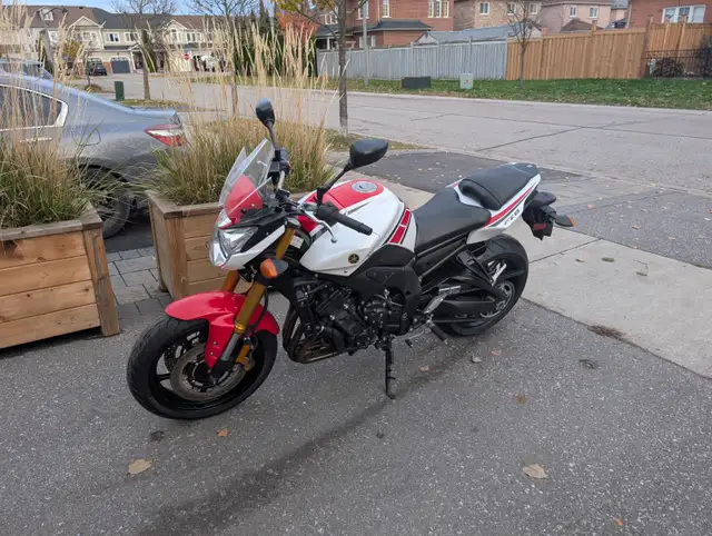 2012 Yamaha FZ8 in Street, Cruisers & Choppers in Oshawa / Durham Region - Image 4
