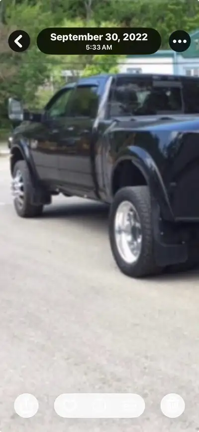 2012 Dodge Ram 3500 Longhorn Dually, 8ft bed, leather interior , aftermarket hood,DVD player, Hitch...
