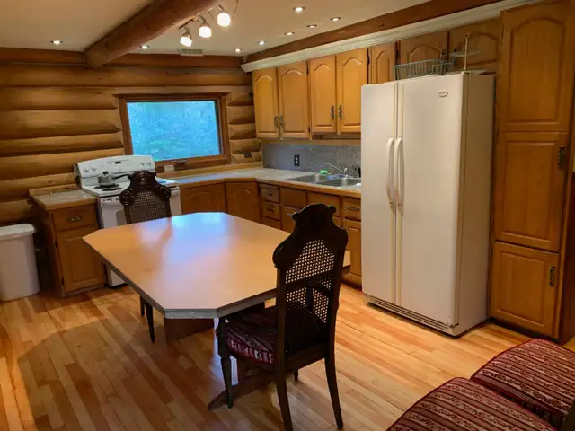 Cedarvale Log Home 2 bed, 2 bath in Long Term Rentals in Terrace - Image 3