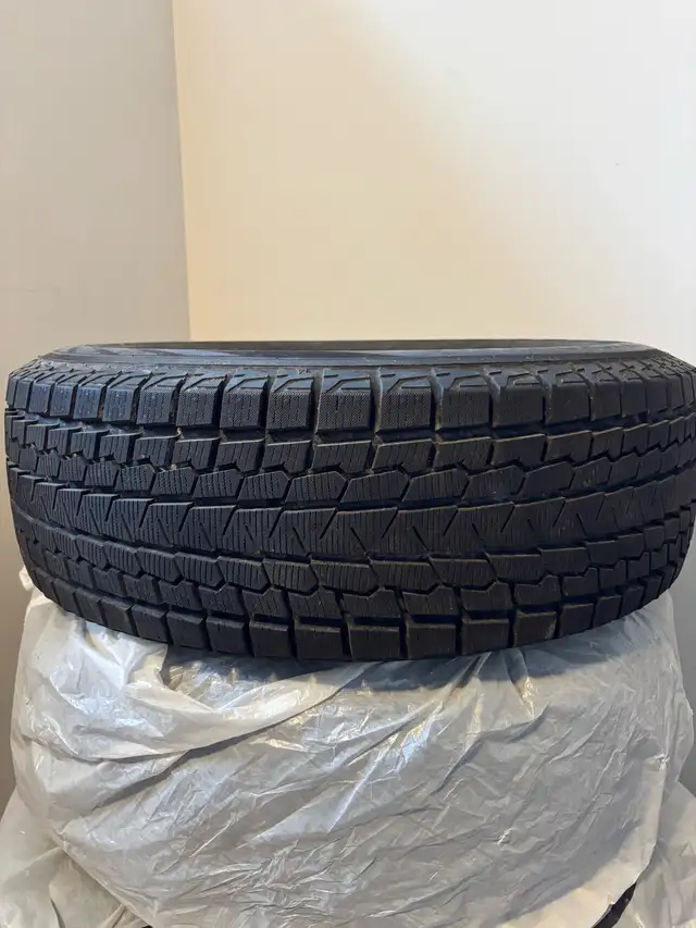 Yokohama snow tires 215/65 R16  in Tires & Rims in Kawartha Lakes - Image 4