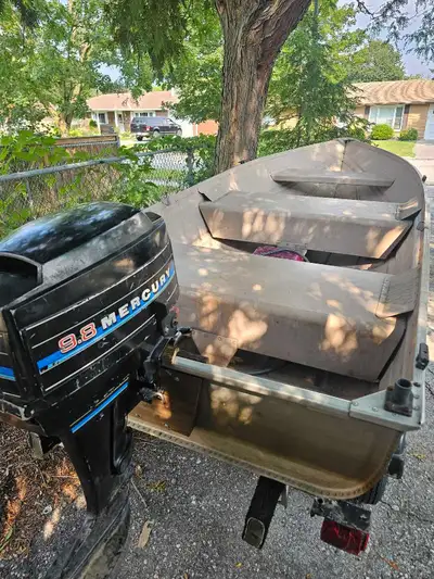 Here we have a 12 foot aluminum boat lowe 1256 in excellent shape. Comes with motor tank and fuel li...