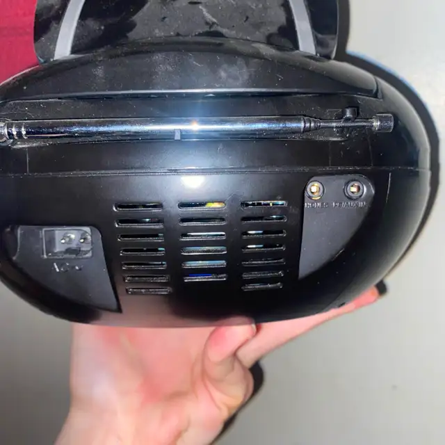 Cd player + Radio boombox in General Electronics in Oshawa / Durham Region - Image 5