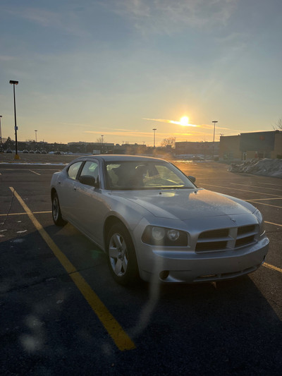 Dodge charger 2008 5000$