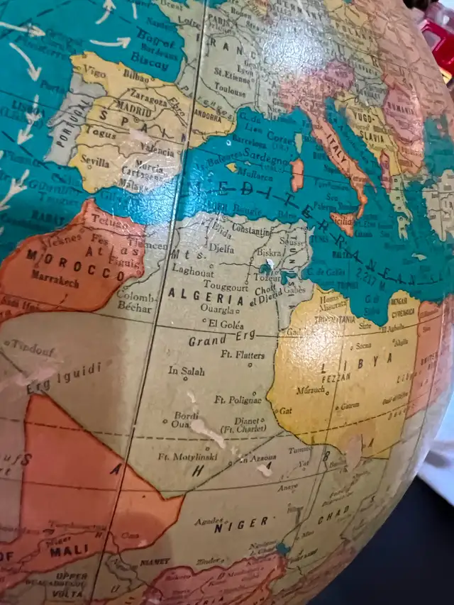 VINTAGE LIGHT UP METAL WORLD GLOBE - GEORGE F CRAM COMPANY in Arts & Collectibles in Mississauga / Peel Region - Image 7