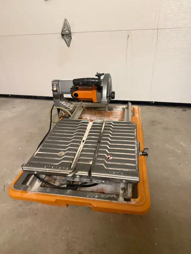 wet tile saw  in Power Tools in Markham / York Region - Image 4