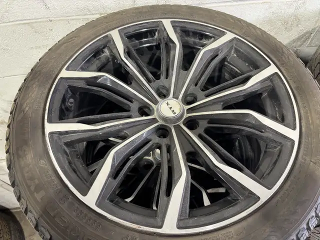 235/45/18 Tesla Model 3