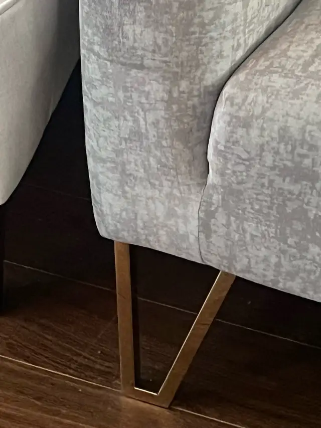 Brand New Grey Velvet Tufted Sofa in Couches & Futons in City of Toronto - Image 4