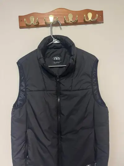 Very new Zara vest. Size medium, and worn once. Comes from a pet free and smoke free home. Zero wear...