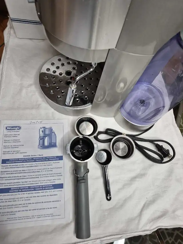 deloghi espresso maker in Coffee Makers in Ottawa - Image 8