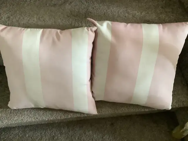 Cushions in Home Décor & Accents in Red Deer - Image 2