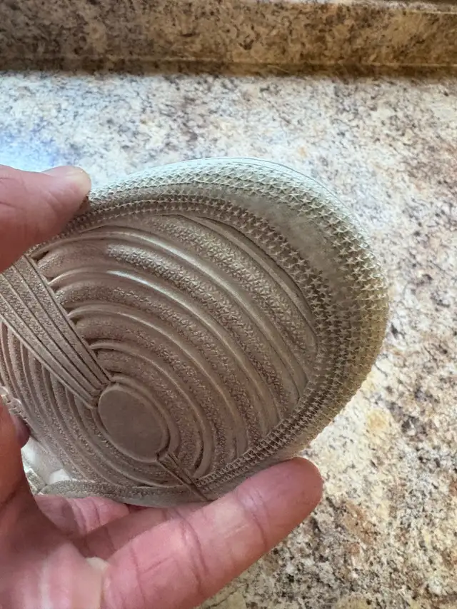 Nike Dunk High Premium Patent Tor in Men's Shoes in Nanaimo - Image 2