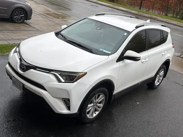 2018 Toyota Rav4 LE 