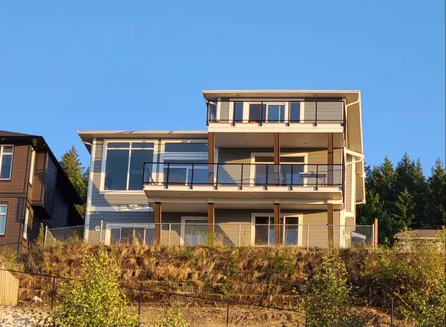 2 Bedroom 1 Bathroom  - Oceanview Suite with Private Fenced Yard