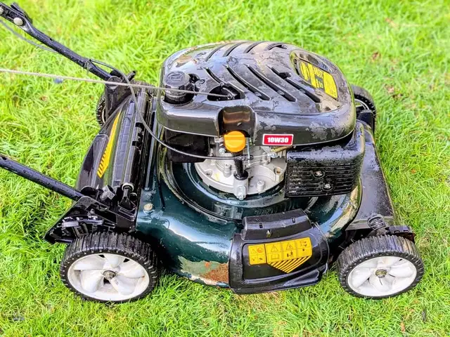 Yardworks 21" Lawnmower – 173cc Engine in Lawnmowers & Leaf Blowers in Mississauga / Peel Region - Image 4