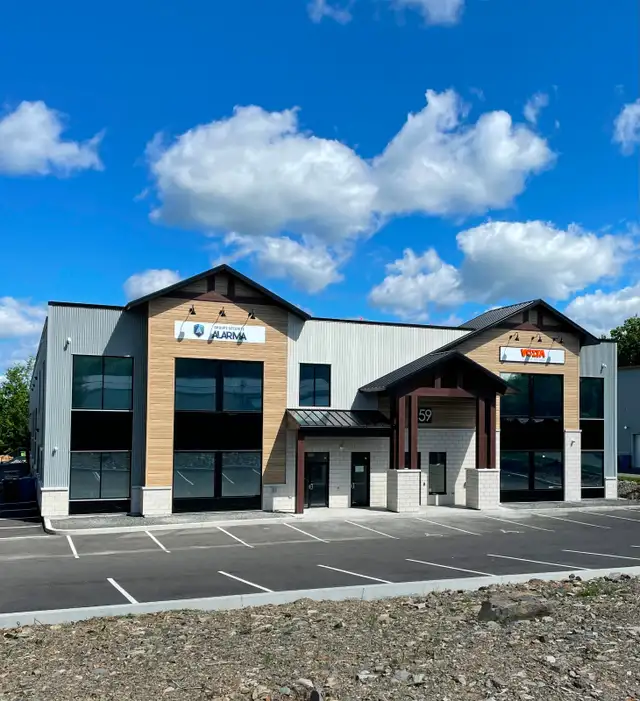 Offices and Warehouse for Rent in Bromont