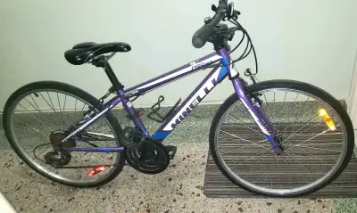 Vélo minelli 24" frein en avant à serrer manque 1 chambre à air