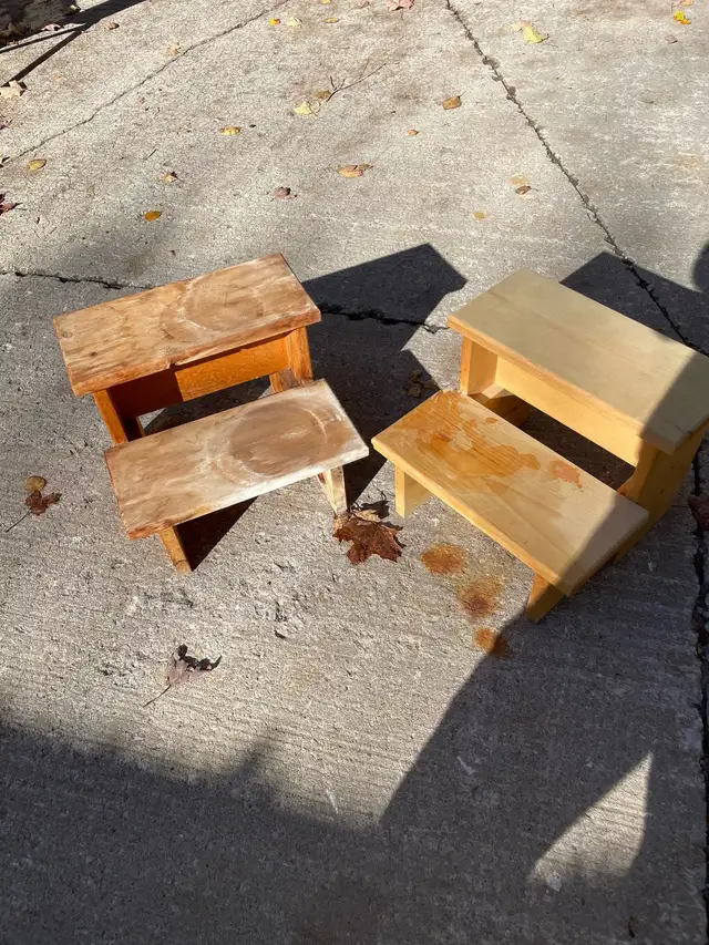 two small foot stools  in Chairs & Recliners in Owen Sound - Image 2