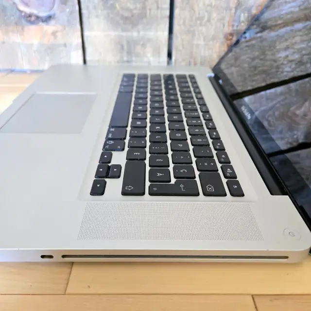 Macbook Pro Mid 2012 15" | Intel i7 | 16 Gb RAM | SSD 256 Gb in Laptops in Laval / North Shore - Image 9