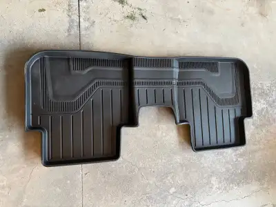 Selling a complete set of genuine Honda CR-V all-weather mats, including: -Front driver & passenger...