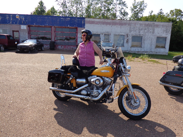 His and her Harleys ...2007 FLHX street glide , 2008 Dyna Super in Sport Touring in Ottawa